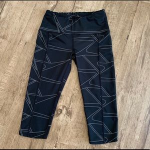 Oiselle Dark Grey Cropped Leggings